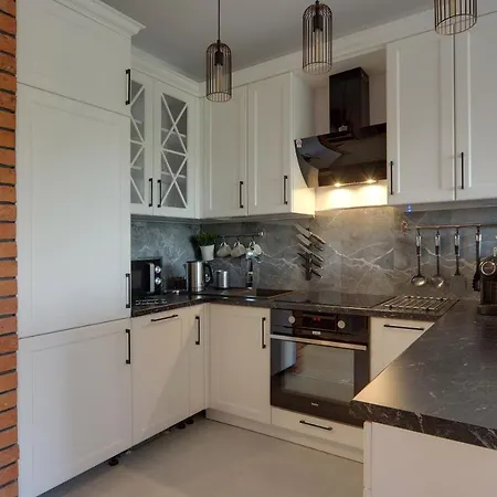 Lodz4rent - Premium Apartments 9,7 - MANUFAKTURA D77 Parking - Wakacje 2025